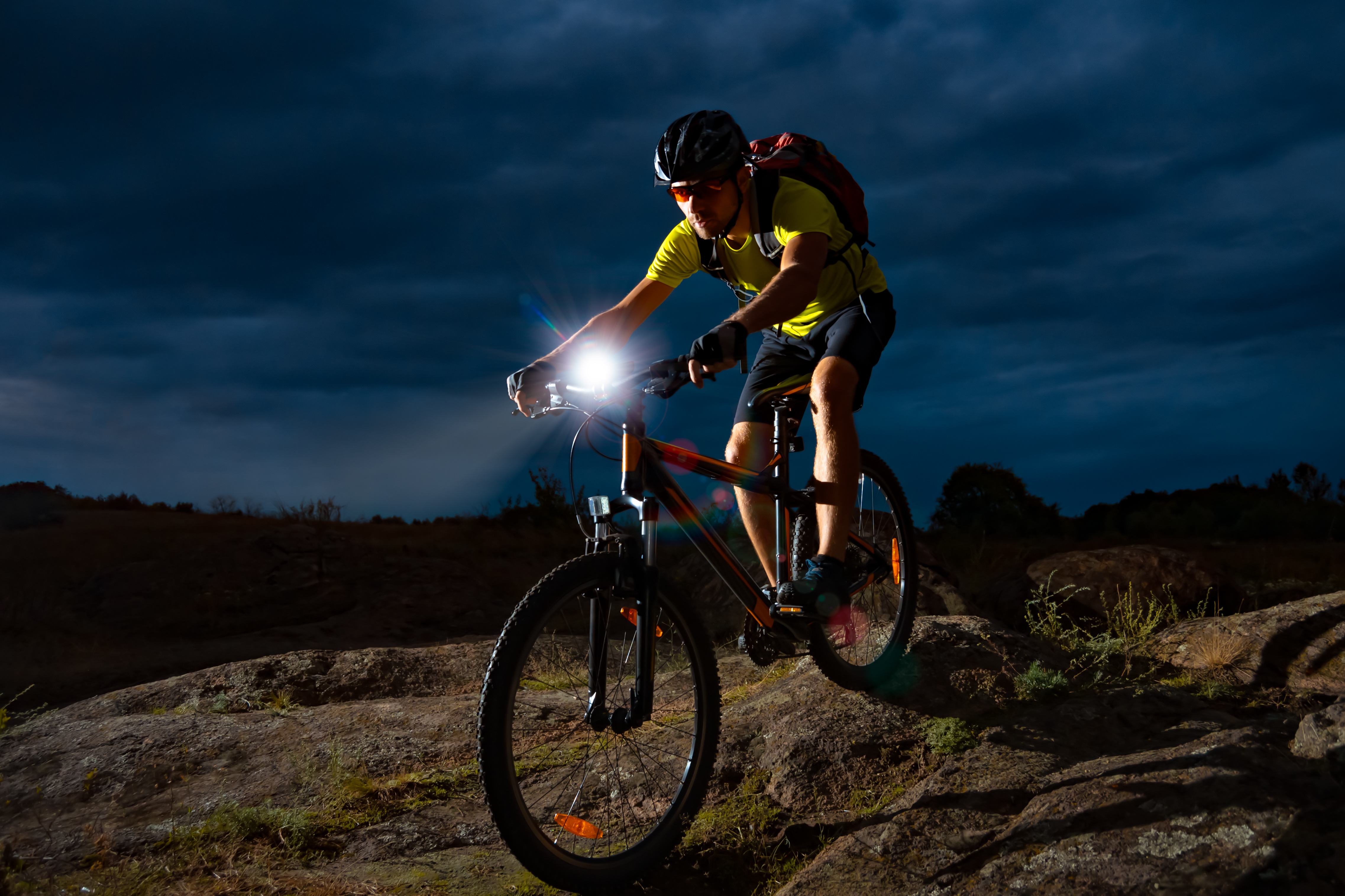 Chargeur 8.4V Vélo LED Chargeur 8.4V 1A Pour éclairage Vélo - Batteries 18650/26650 LED Chargeur Batterie Vélo 18650