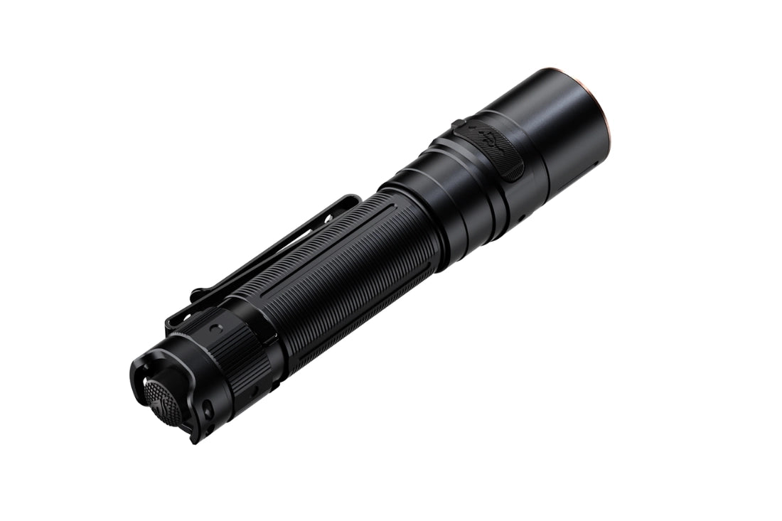 Fenix LD30R - 1700 lumens - ultra compact et légère - Revendeur Officiel Lampes FENIX depuis 2008 | Votre Boutique en ligne FENIX®