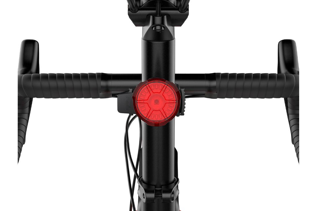 Fenix BC06R - Feu arrière de vélo à détection de freinage intelligent - 90 lumens - Revendeur Officiel Lampes FENIX depuis 2008 | Votre Boutique en ligne FENIX®