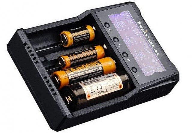 Fenix ARE-A4 - Chargeur de batterie intelligent à 4 canaux