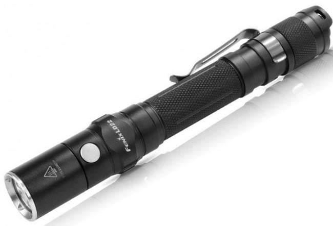 Fenix LD22 édition 2015 - 300 Lumens - avec Piles Site Officiel FENIX® - Votre boutique en ligne Fenix®