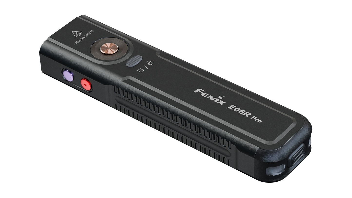 Fenix E06R Pro - Lampe torche à trois sources lumineuses et double interrupteur - 1600 lumens