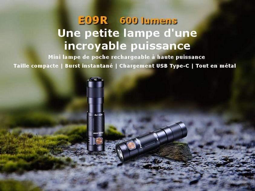 https://www.lampe-torche-fenix.fr/cdn/shop/products/fenix-e09r-600-lumens-rechargeable-usb-c-pack-complet-site-officiel-fenix-votre-boutique-en-ligne-fenix-28416622854249.jpg?v=1681411671&width=1445