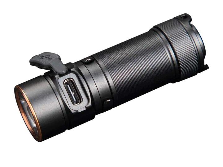 Fenix E18R V2.0 - Lampe de poche rechargeable -  1200 Lumens Revendeur Officiel Lampes FENIX depuis 2008 | Votre Boutique en ligne FENIX®