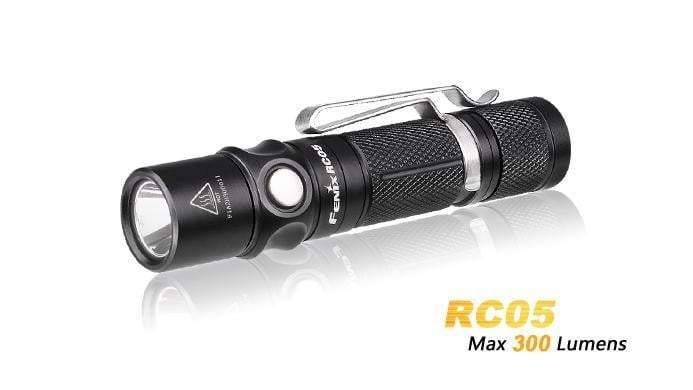 Fenix RC05 rechargeable et fixation magnétique - 300 Lumens - batterie incluse Site Officiel FENIX® - Votre boutique en ligne Fenix®